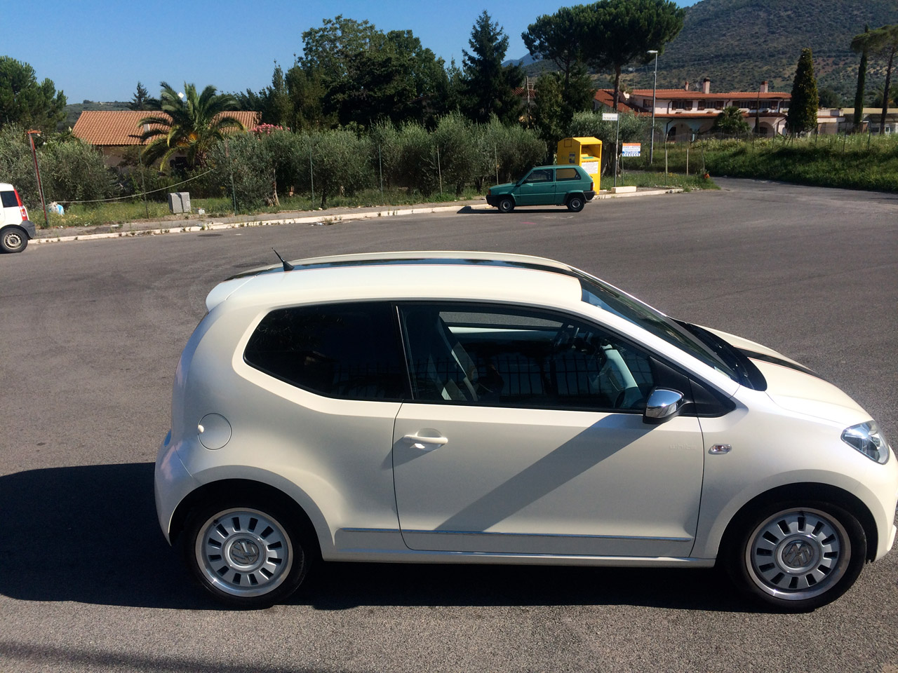 volkswagen-up-wrapping-bianco-perla-01